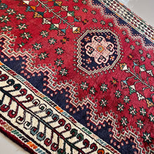 1970 SHIRAZ RUG 3’ 8” x 5’ 9” (MED.167)