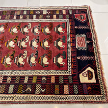 1970 SHIRAZ RUG 4’ x 5’ 3” (MED.256)