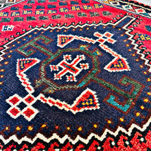 1970 SHIRAZ RUG 3’ 4” x 4’ 10” (MED.244)