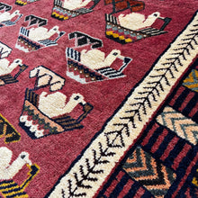 1970 SHIRAZ RUG 4’ x 5’ 3” (MED.256)