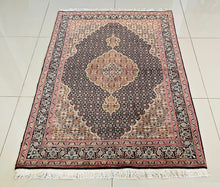 1970 TABRIZ RUG 3’ 3” x 4’ 8” (MED.FEA.310)