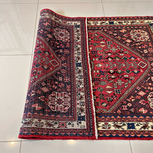 1970 ABADEH RUG 3’ 3” x 5’ (MED.FEA.168)