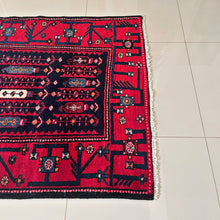 1950 BORUJERD RUG 3’ 3” x 5’ 1” (MED.1458)