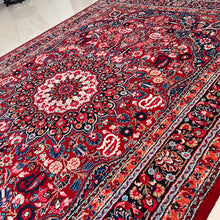 1970 BIRJAND RUG 4’ 4” x 6’ 9” (MED.FEA.320)