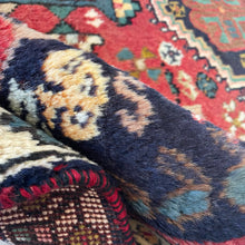 1960 SHIRAZ RUG 3’ 6” x 5’ 2” (MED.278)