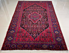 1950 QOLTUQ RUG 4’ 8” x 7’ 7” (MED.1123)