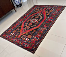 1940 SHAHSAVAN RUG 4’ 4” x 6’ 5” (MED.FEA.150)