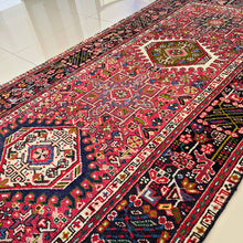 1950 QARAJEH (KARAJEH) RUG 3’ 7” x 11’ (RUN.FEA.5911)