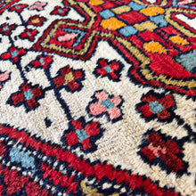 1940 NAHAVAND RUG 4’ 2” x 6’ 4” (MED.FEA.2631)