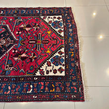 1930 BAKHTIARI RUG 4’ 4” x 6’ 5 (MED.FEA.6786)