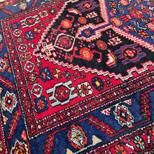 1950 ZANJAN RUG 4’ 2” x 6’ 9” (MED.140)