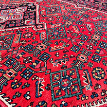 1940 HOSEYNABAD RUG 4’ 8” x 7’ 3” (MED.6056)