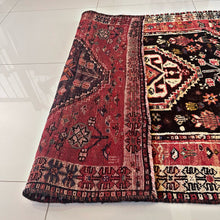 1960 SHIRAZ RUG 3’ 7” x 4’ 8” (MED.235)