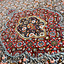 1970 PERSIAN MOOD RUG 5’ x 6’ 7” (MED.FEA.136)