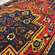 1960 AFSHAR RUG 4’ x 6’ 9” (MED.FEA.160)