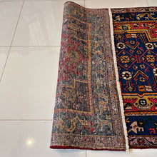 1960 AFSHAR RUG 4’ x 6’ 9” (MED.FEA.160)