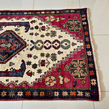 1970 SHIRAZ RUG 3’ 6” x 5’ 9” (MED.164)