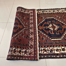 1970 SHIRAZ RUG 3’ 5” x 4’ 10” (MED.237)