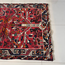 1960 SHIRAZ RUG 3’ 8” x 5’ 5” (MED.264)