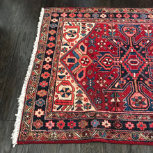 1950 HERIZ RUG 3’ 9” x 11’ 5” (RUN/FEA#6366)