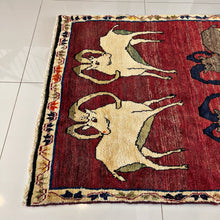 1960 SHIRAZ RUG 3’ 4” x 5’ 6” (MED.255)