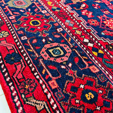 1950 BIDJAR RUG 5’ 7” x 9’ 9” (MED.FEA.1113)