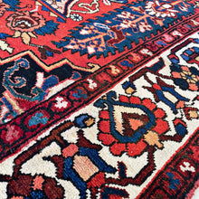 1940 BAKHTIARI RUG 4’ 5” x 6’ 8” (MED.FEA.245)