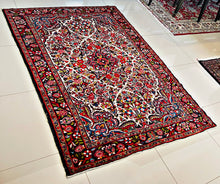 1940 BORCHALU RUG 4’ 9” x 6’ 8” (MED.FEA.713)