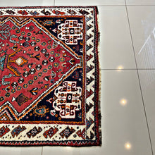 1970 QASHQAI RUG 3’ 5” x 6’ 4” (MED.136)