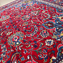 1970 SARUQ RUG 4’ 5” x 6’ 6” (MED.FEA.2634)