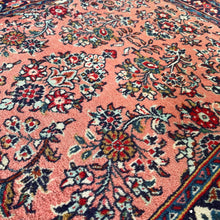 1970 SAROOGH RUG 2’ 8” x 6’ 5” (RUN.1554)