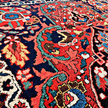 1930 BAKHTIARI RUG 4’ 8” x 6’ 4” (MED.FEA.150-2)