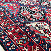 1940 BAKHTIARI RUG 5’ 1” x 7’ 2” (MED.6314)