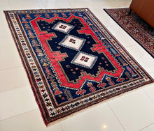 1930 AFSHAR RUG 5’ 5” x 6’ 9” (MED.FEA.250)