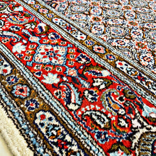 1970 PERSIAN MOOD RUG 5’ x 6’ 7” (MED.FEA.136)