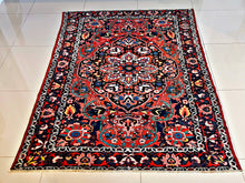 1930 BAKHTIARI RUG 4’ 8” x 6’ 4” (MED.FEA.150-2)