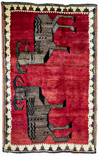 1970 SHIRAZ RUG 4’ x 6’ 1” (MED.FEA.95)