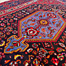 1950 ZANJAN RUG 4’ 10” x 7’ 2” (MED.1117)