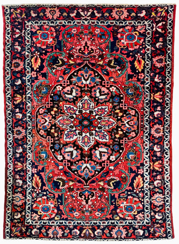 1930 BAKHTIARI RUG 4’ 8” x 6’ 4” (MED.FEA.150-2)