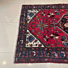 1930 BAKHTIARI RUG 4’ 4” x 6’ 5 (MED.FEA.6786)